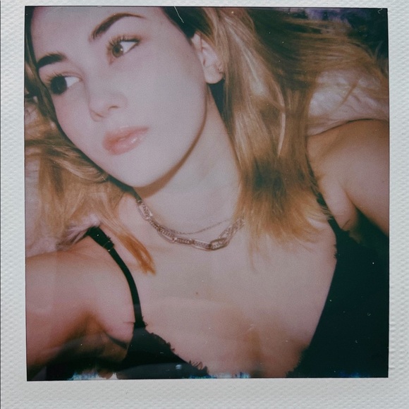 Meet your Posher, Sofia - Picture 3 of 13